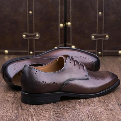 গোলাকার আঙ্গুল পুরুষদের চামড়া Loafers মাথার খুলি শৈলী অক্সফোর্ড স্লিপ উপর ফ্ল্যাট জুতা পার্টি জন্য